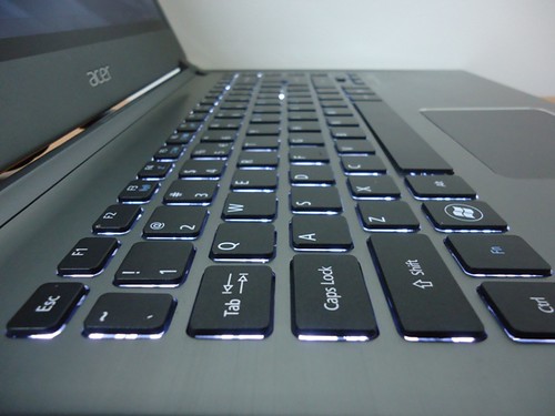 Acer Aspire Timeline Ultra M5 - keyboard menyala