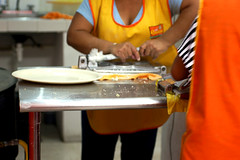 pressing tortillas @ las quekas