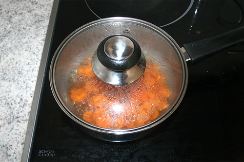 20 - Möhren kochen / Cook carrots