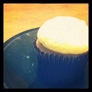 cupcake. it's what's for breakfast. {dr.'s orders!}