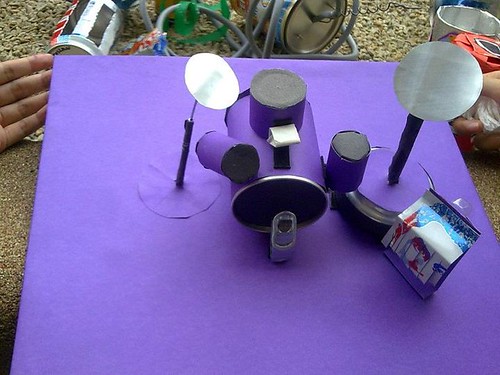 Creative art crafts using discarded tin or can