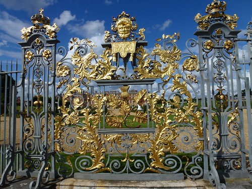 Thames Path 03 - Hampton Court Palace Gate