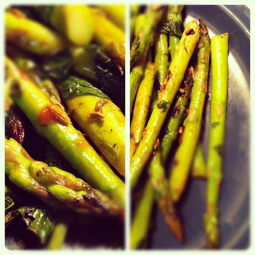 Asparagus with mint, lime, fennel seeds, doused with some mango salsa #vegan