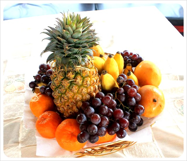 kerala houseboat fruit basket
