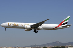 Emirates B777-31H/ER A6-EGS BCN 25/07/2012