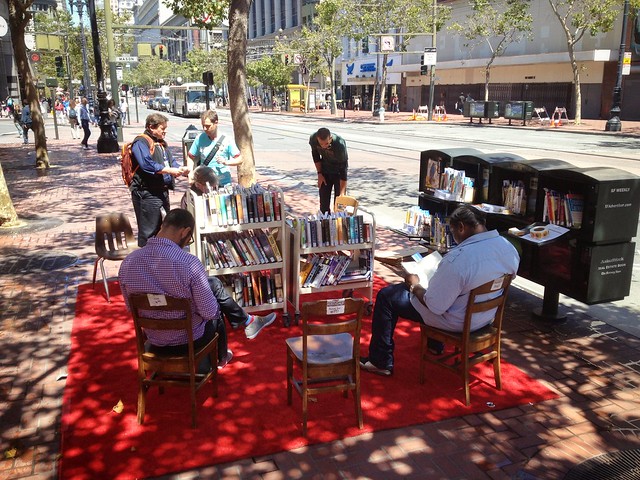 Pop up library on Market St.
