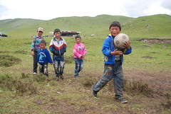 藏族孩童(莫聞攝)