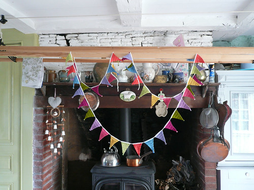 Beaded bunting in kitchen 4