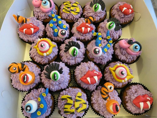 Monster Cupcakes by CAKE Amsterdam - Cakes by ZOBOT
