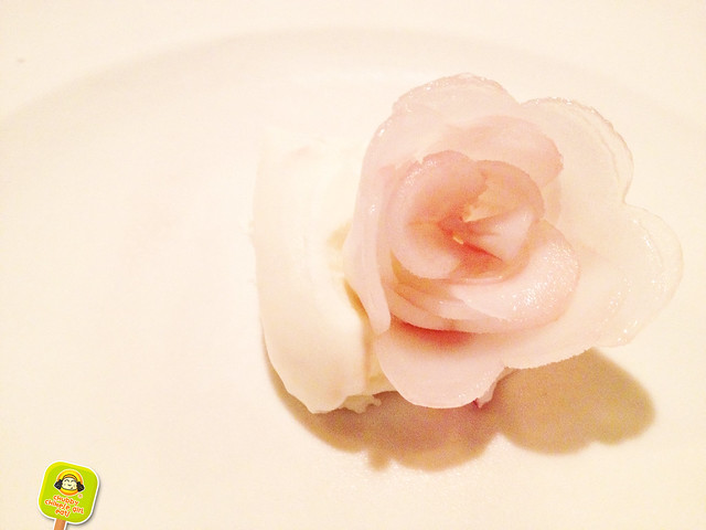 Atera- white rose