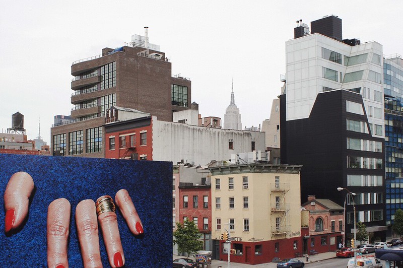 Highline_fingers_billboard