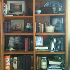Bookshelves can be pretty too! #organizing #clutterbusters