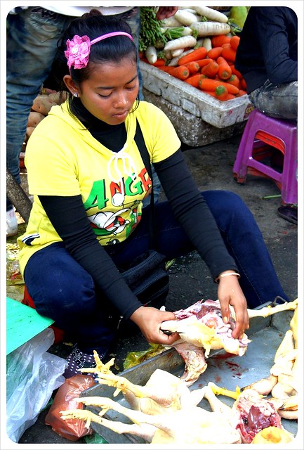 phnom penh market chicken vendor