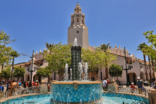 Disneyland July 2012 - Checking out the Carthay Circle Theatre