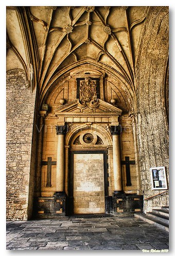 Portico da igreja de S. Miguel by VRfoto