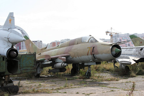 Su-17M4 71 red