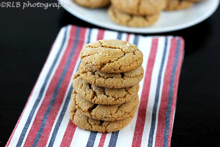 peanut butter crinkle cookies by raylynntexas