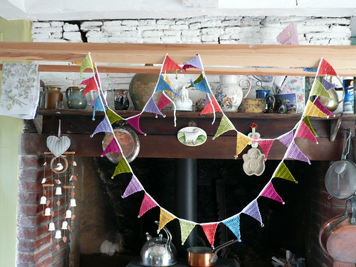 Beaded bunting in kitchen 3