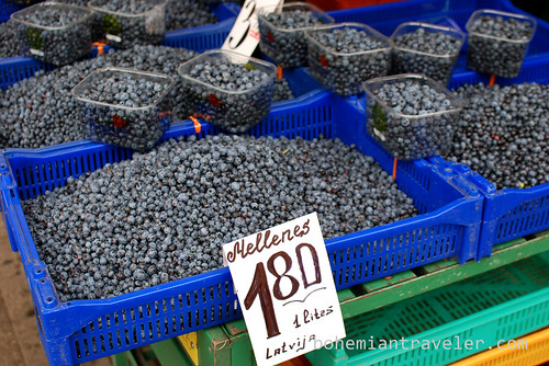 blueberries for sale in Riga