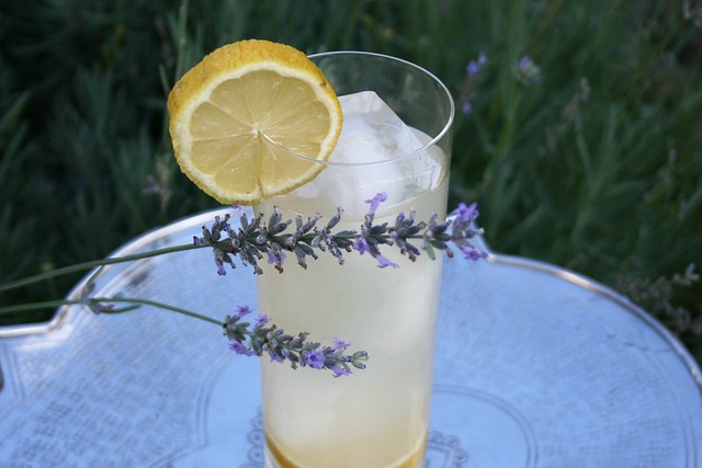 Lemonade with Lavender and Vanilla via @Beekman1802Boys