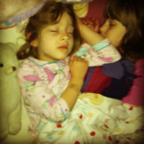 Snuggling into each other #cosleeping #owlets #lovethem