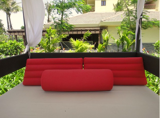 Sheraton Shenzhou Peninsula Resort cushion outdoor