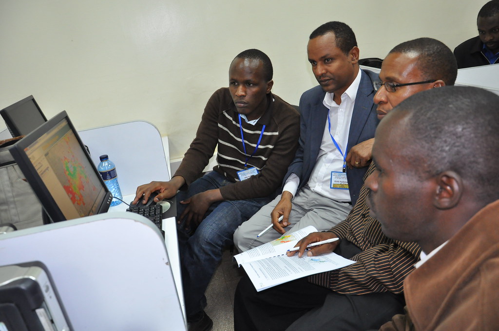 Participants in August’s CCAFS workshop in Nairobi, Kenya, learn to use the Climate Analogues online tool to help plan for adaptation to climate change. Photo: O. Thiong’o (CCAFS).