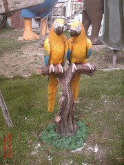 İkili Papağan Heykeli 