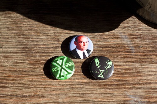 X-Files-Buttons