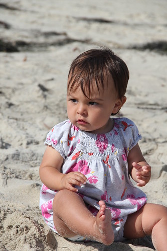 Jovie baby on the beach 8