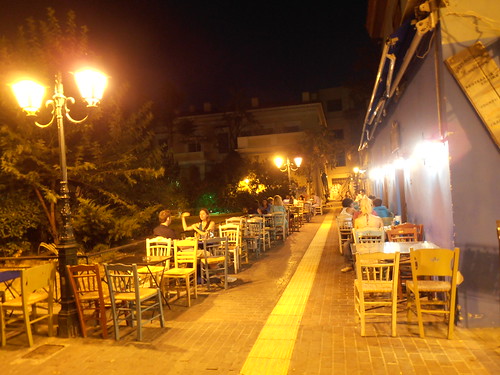 Athens: Restaurant in Thision