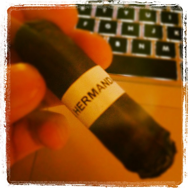 Week In Smoke - @PrimerMundo The band doesn't look like much but it has great flavor. Nice work with this one.