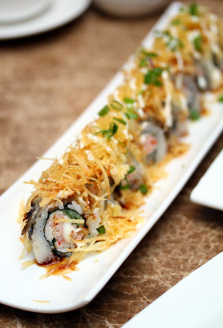 Bay Sushi: Gold Dragon Roll (Eel)