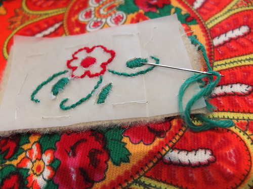Embroidering with tracing paper on burel - agulha não pica