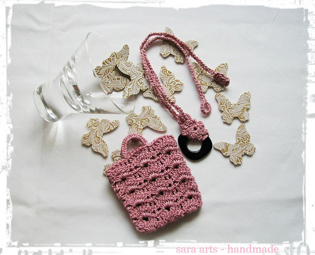 Romantic crochet necklace with case
