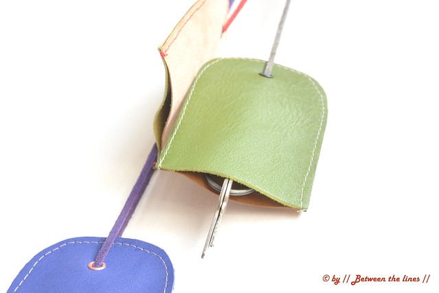 Leather key chain holder :: tutorial
