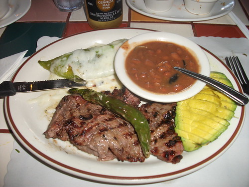Cafe De La O: La Parrilla Mexican Restaurant in Boyle Heights