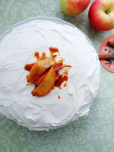 apple caramel cake // cinnamon frosted