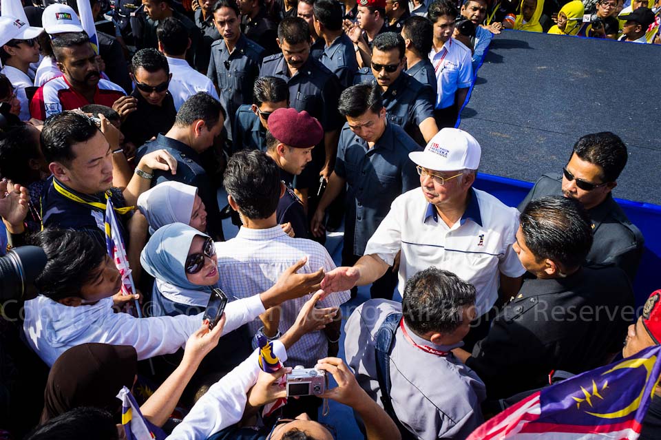 Dato' Sri Haji Mohammad Najib (Malaysia PM) shaking hand with the crowd @ Malaysia Independence (Merdeka) Day Celebration, Dataran Merdeka, KL, Malaysia
