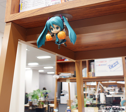 Nendoroid Hatsune Miku displayed using suction stand