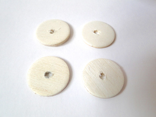 Stained Wood Bead Necklace Tutorial by Fabric Paper Glue 01.png