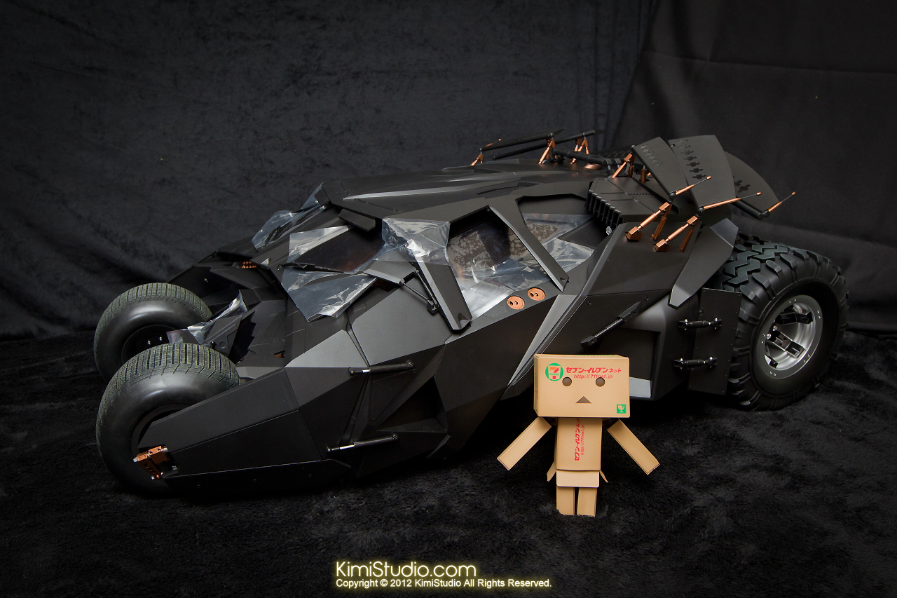 2012.09.22 MMS69 Hot Toys Batmobile-011