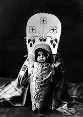 Porta-bebes-amerindi-1911-405x570