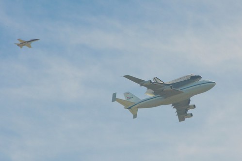 spaceshuttle endeavor flyover of burbank