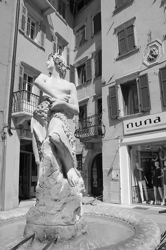 Estatua plaza en Trento