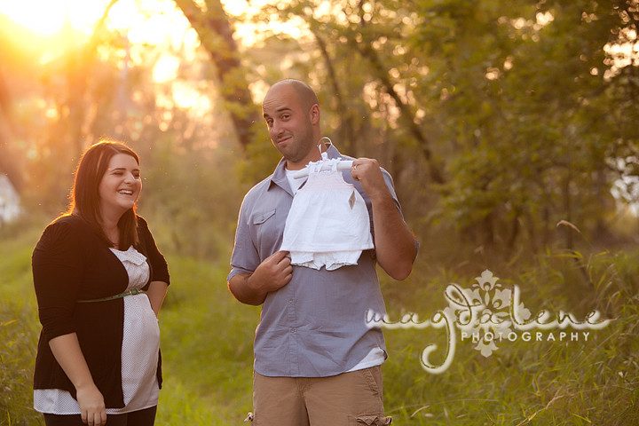 baby gender reveal session ballons wisconsin photographer