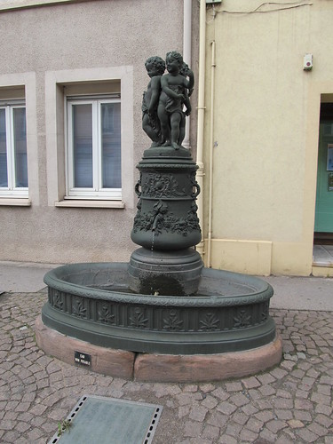 fontaine et monument raon l'etape 035