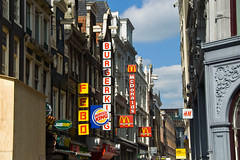 Rue Nieuwendijk et tous ses fast food !