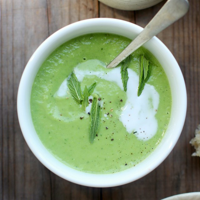 Chilled pea + avocado soup {vegan}