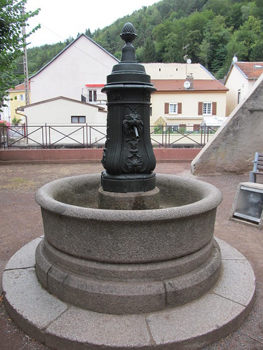 fontaine et monument raon l'etape 085
